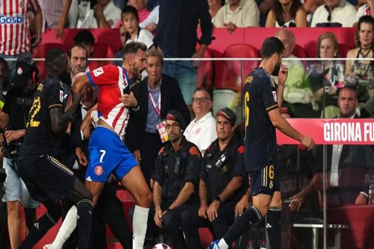 انفجار ثم اعتذار.. كواليس اعتداء "عنيف" قد يوقف ناتشو 12 مباراة مع ريال مدريد (فيديو وصور)
